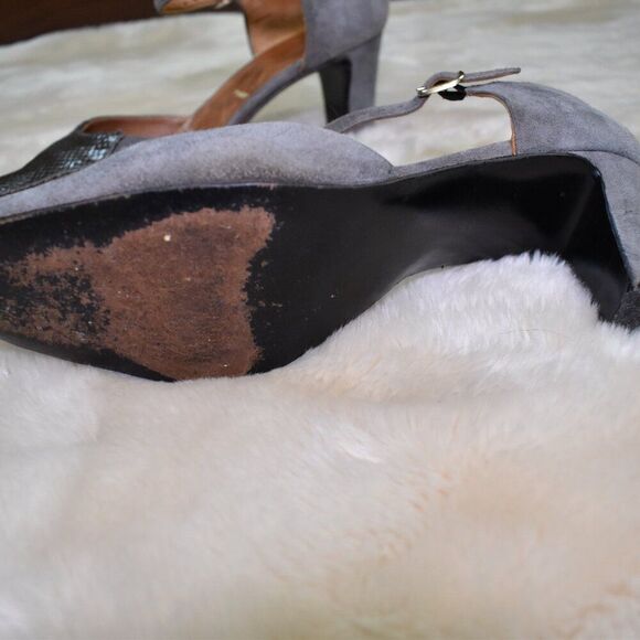 Salvatore Ferragamo VTG Gray Suede Leather Heels Sz 8.5 Block Ankle Strap - Picture 5 of 14